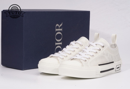 Dior B23 Low Top Logo Oblique size 35-46 ( runs half size bigger )